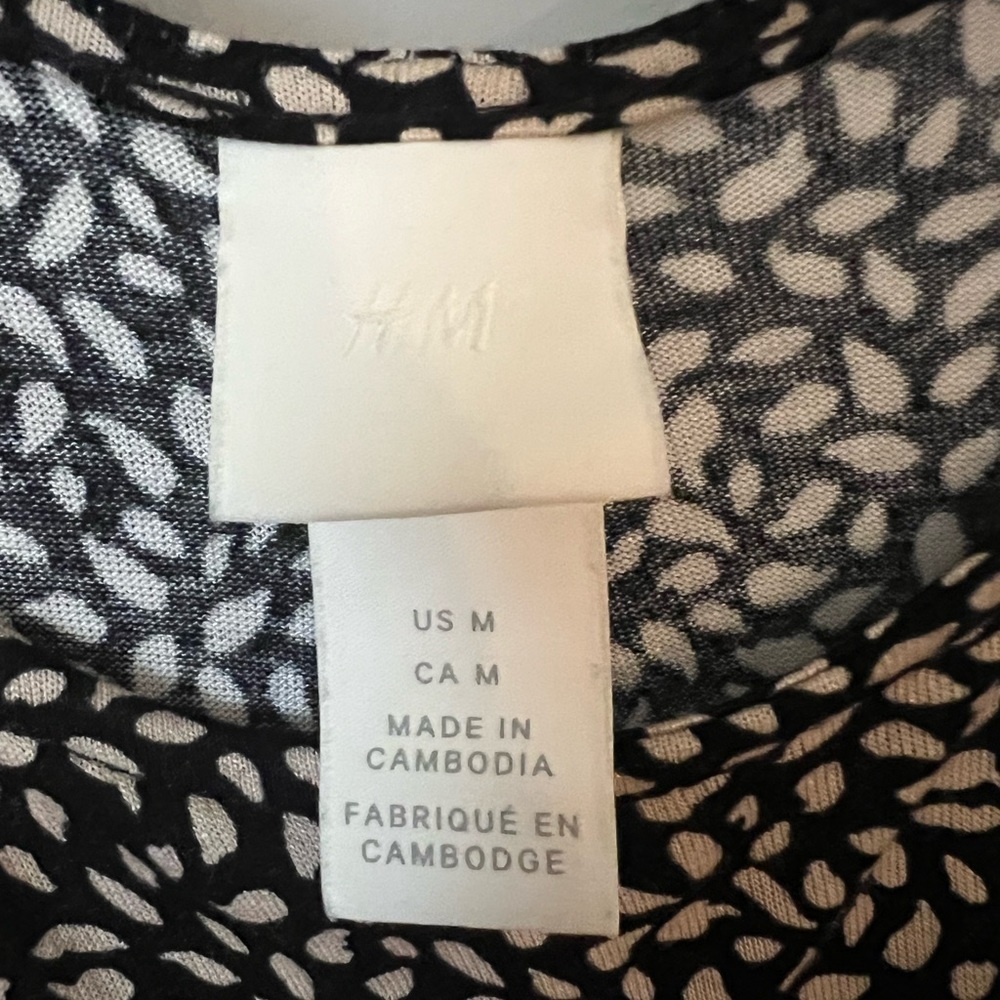 H&M sleeveless black dress with leaves pattern 100% viscose M - Picture 2 of 8